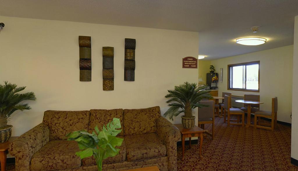 Rodeway Inn Брейнерд Экстерьер фото