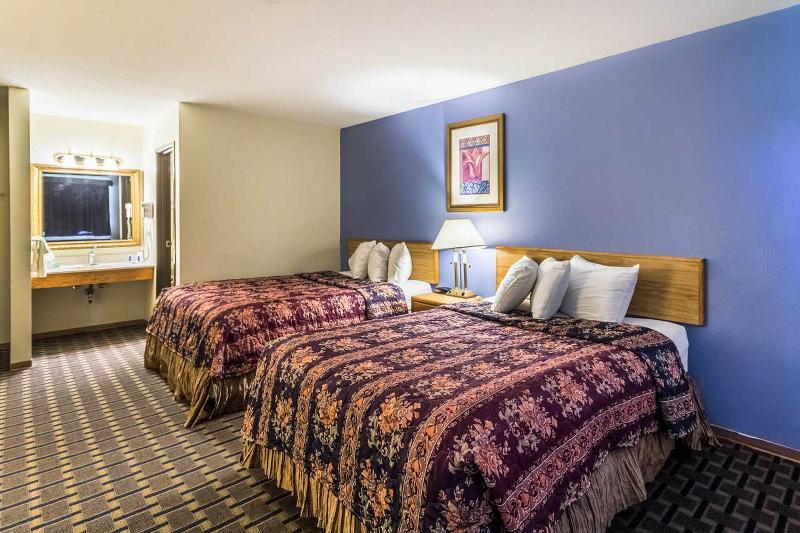 Rodeway Inn Брейнерд Экстерьер фото